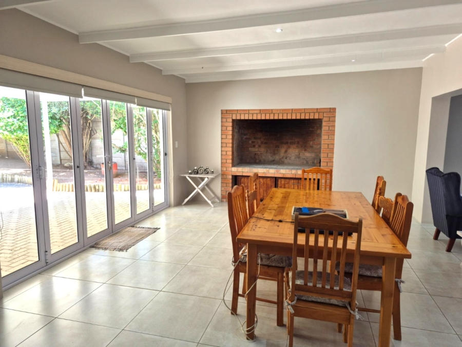 5 Bedroom Property for Sale in Panorama Western Cape